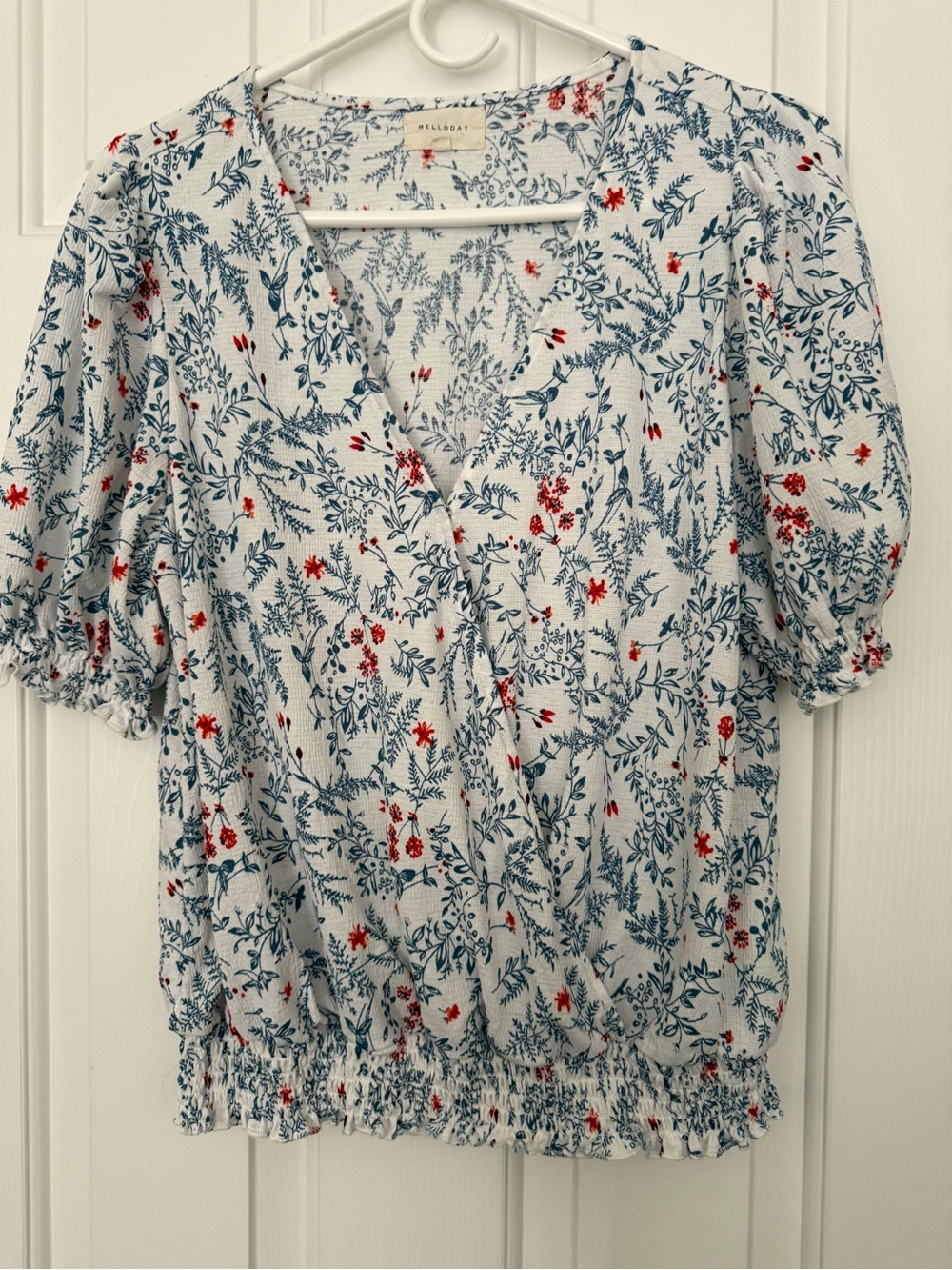 MELLODAY White Floral Wrap Puff-Sleeve Blouse with Blue & Red Print